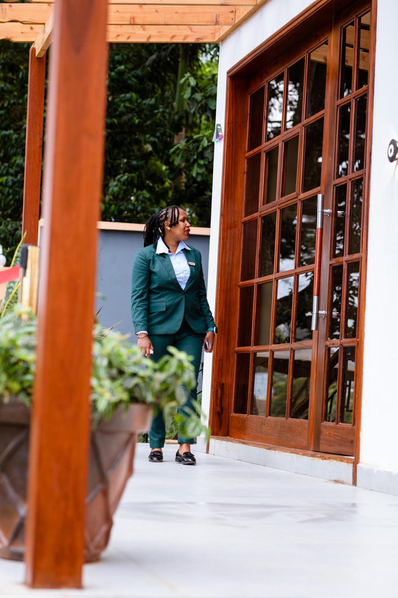 Greenside Hotel Arusha Esterno foto