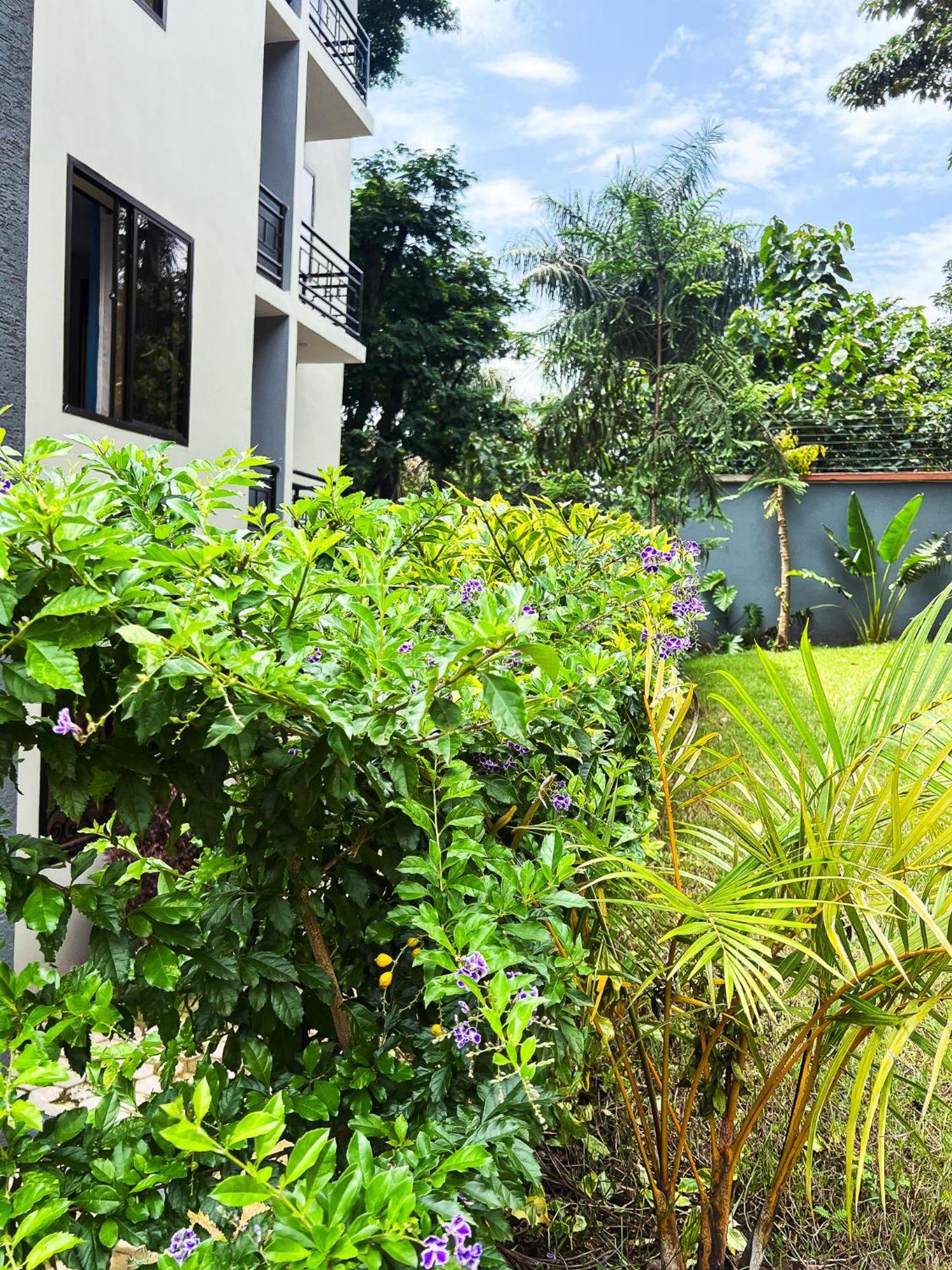 Greenside Hotel Arusha Esterno foto