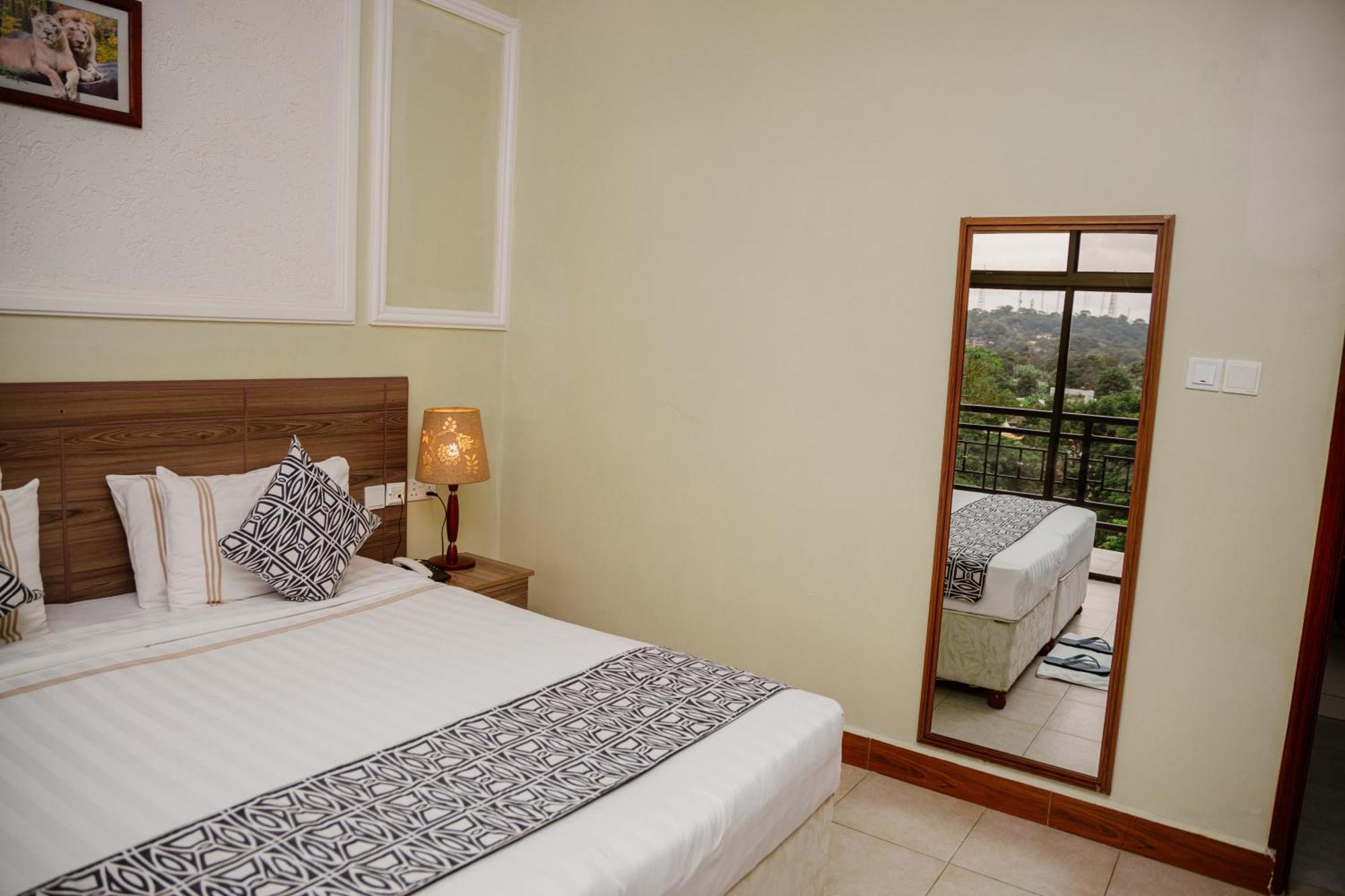 Greenside Hotel Arusha Esterno foto