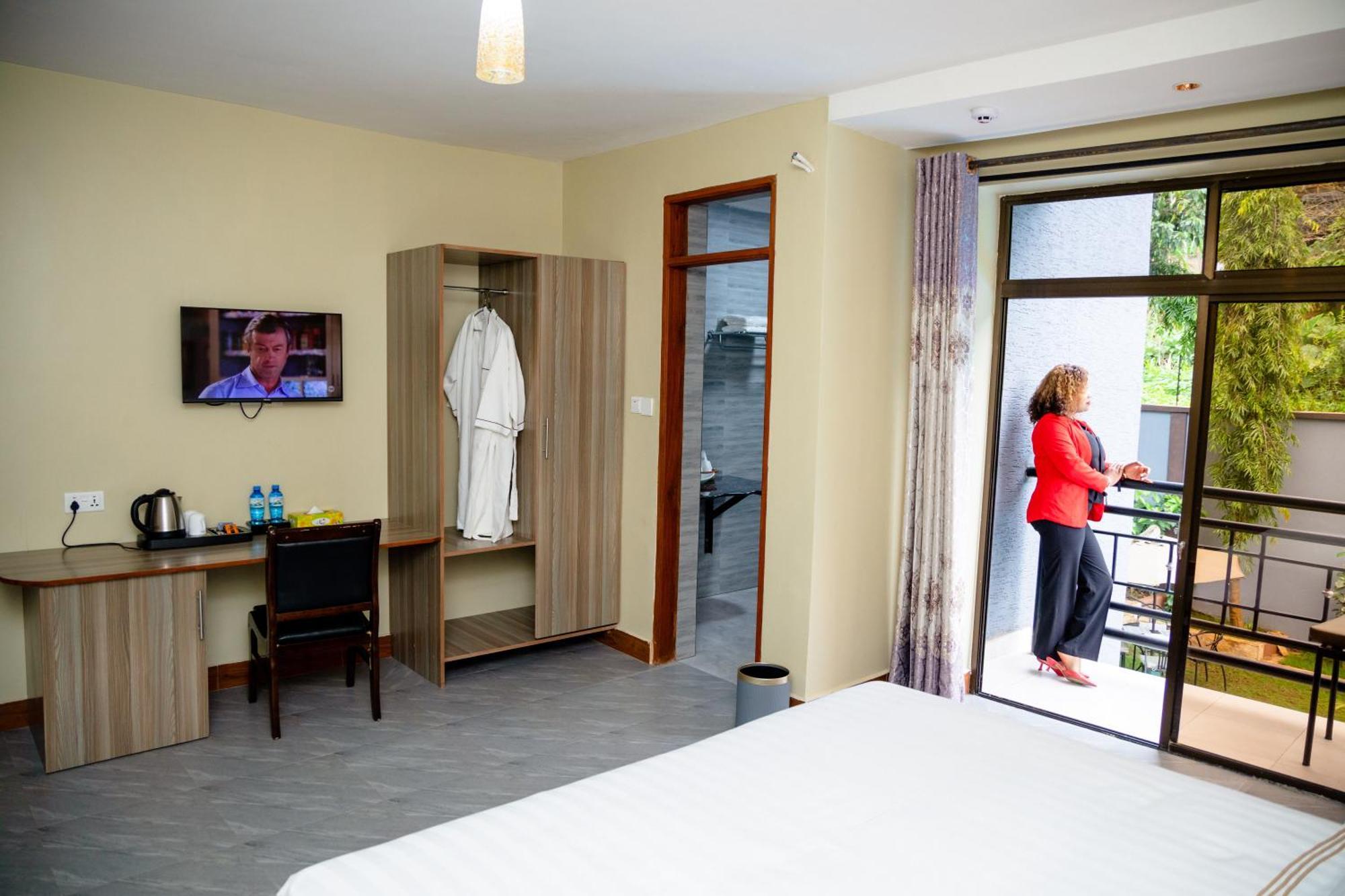 Greenside Hotel Arusha Esterno foto