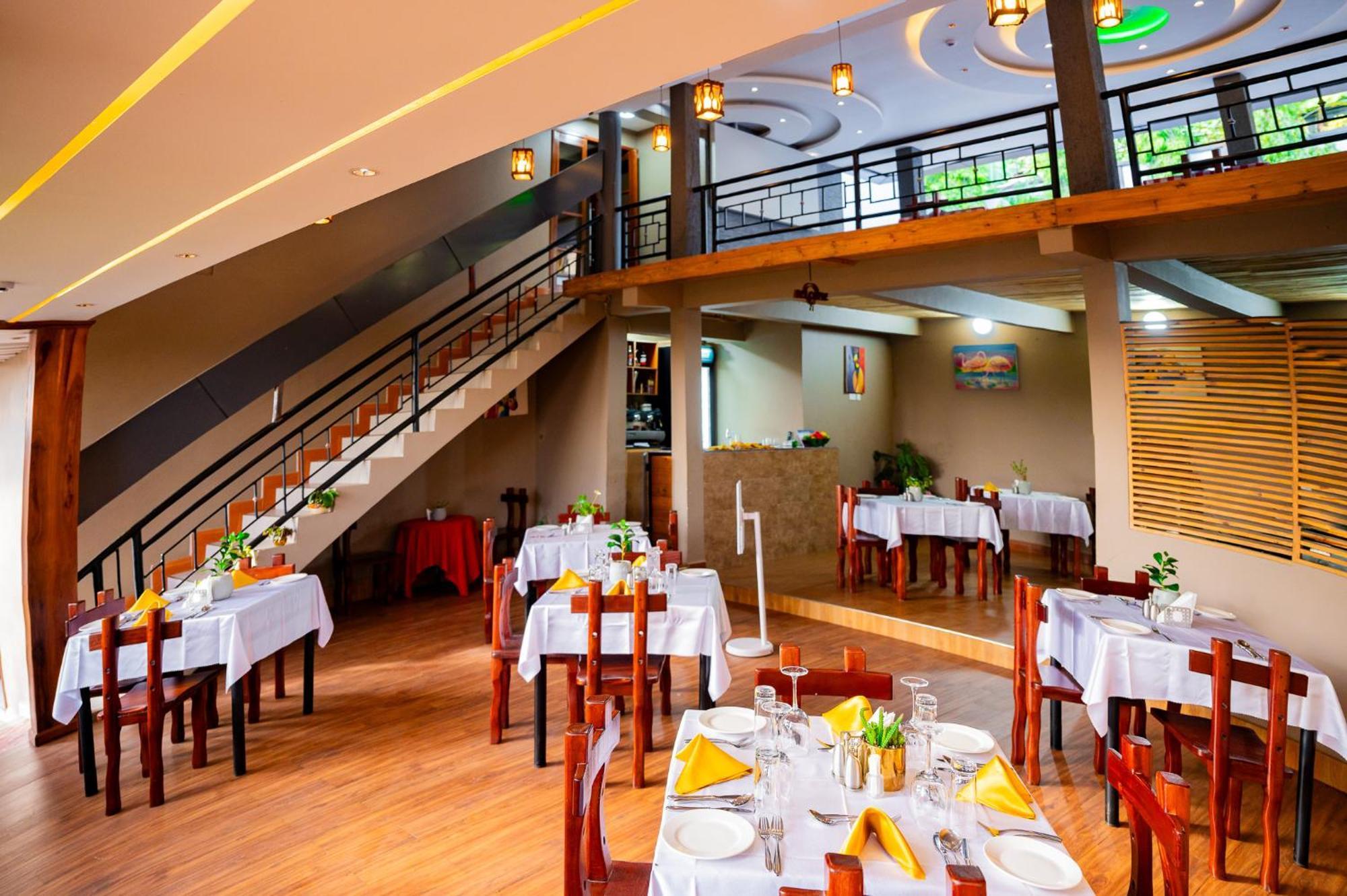 Greenside Hotel Arusha Esterno foto